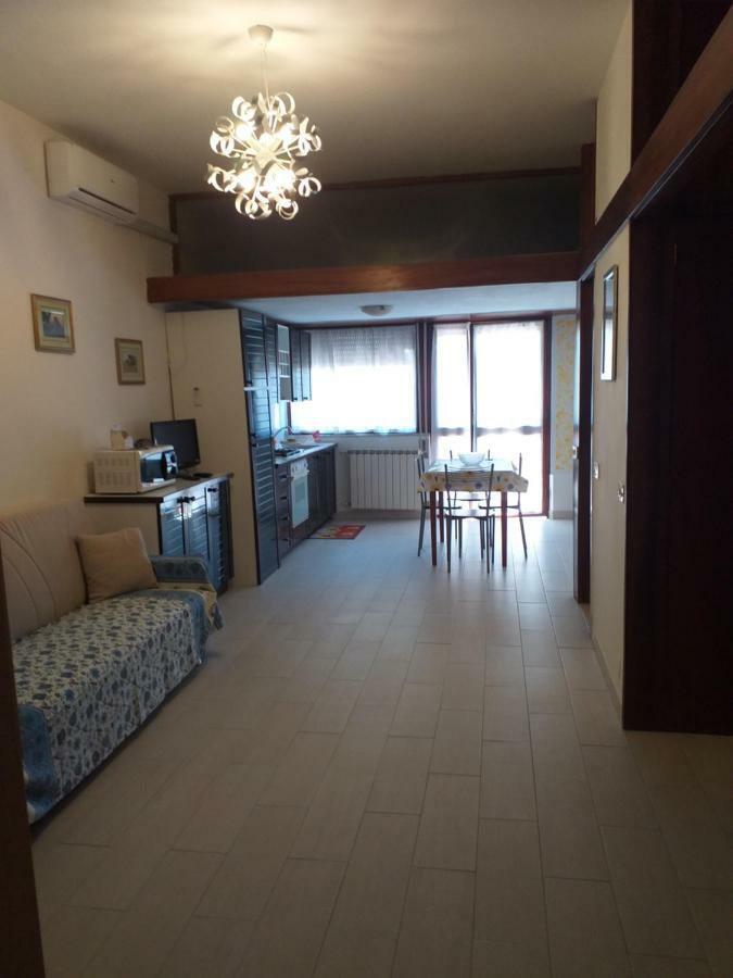Appartamento Marina Марина-ді-Каррара Екстер'єр фото